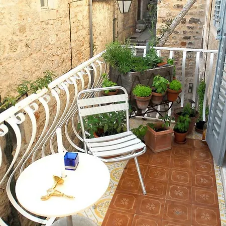 Feriehus Bougainvillea Enjoy Historic Center Of Hvar Town